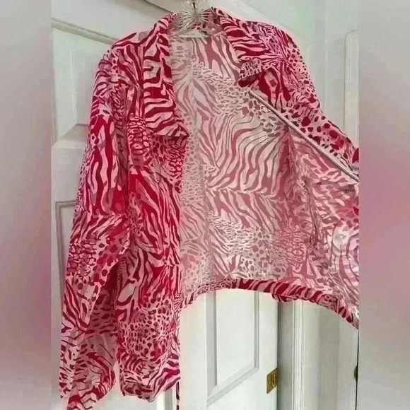 Chico's Sheer Structured Bomber, Mesh Tiger Print Pink/White Zip Snap Front Sz 3 - Picture 2 of 10